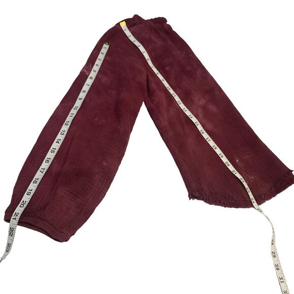 Anthropologie Cloth & Stone Burgundy Tie Dye Muslin Top with Raw Fringe Hem - Picture 10 of 11